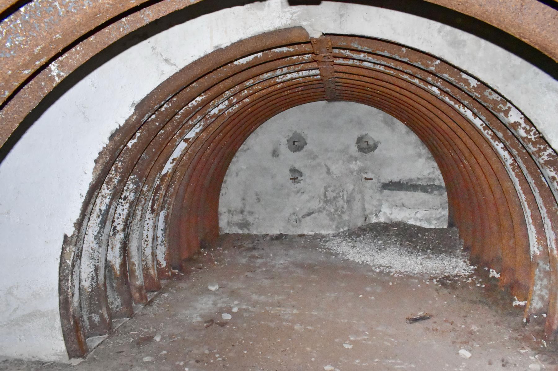 Ligne Maginot - CARREFOUR 224 EST - (Abri) - Chambre côté Ouest - D.Froehly