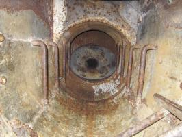 Ligne Maginot - LA FERTE - (Ouvrage d'infanterie) - Bloc 2
Etage intermédiaire de la tourelle pour deux AM
Trou de visite de l'avant cuirasse
