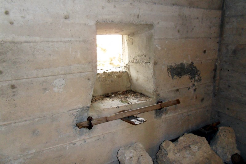 Ligne Maginot - CLOT DU POIN 1 - (Blockhaus pour arme infanterie) - Bloc inférieur - Alain Perouffe