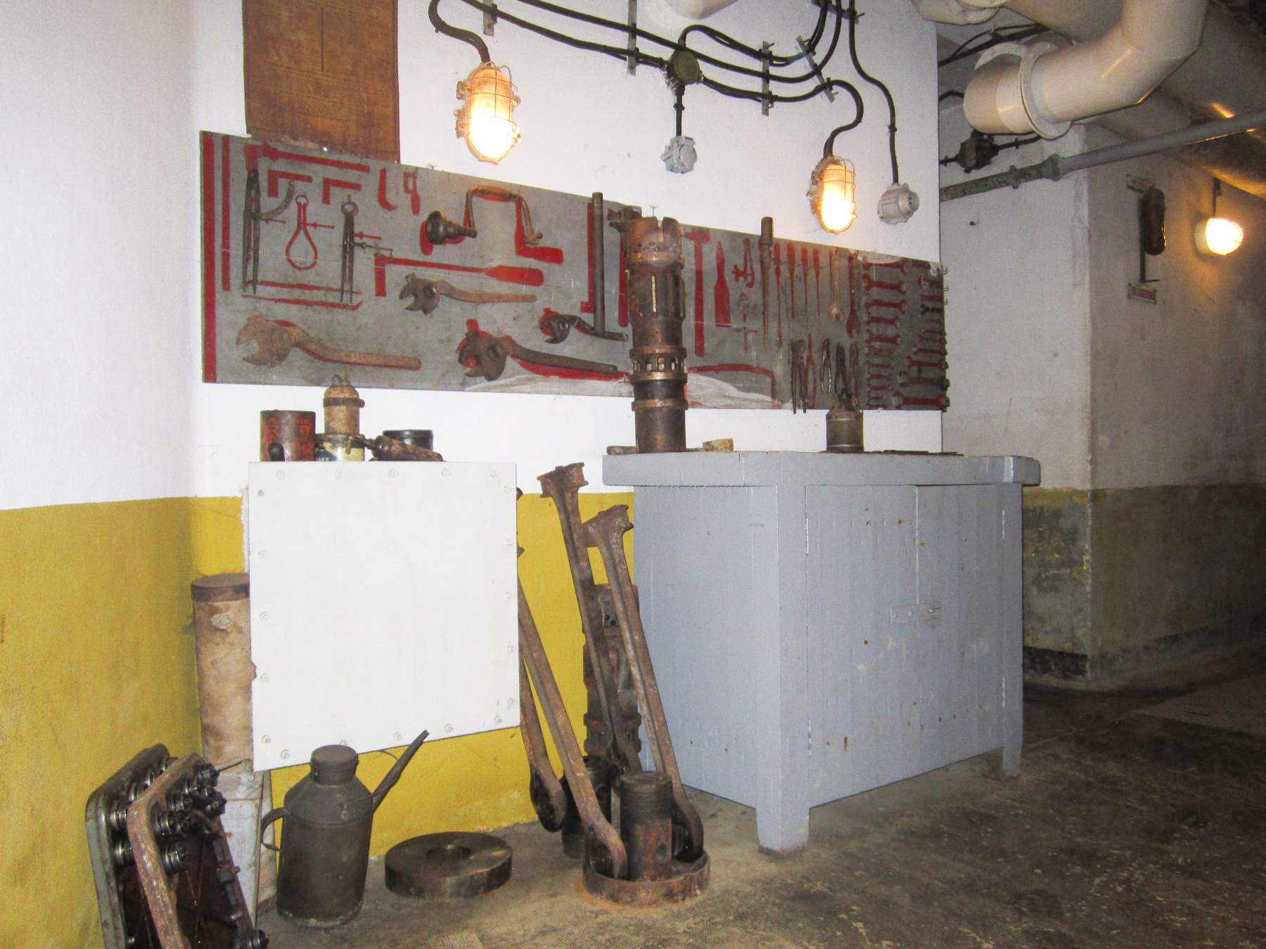 Ligne Maginot - LA FERTE - (Ouvrage d'infanterie) - Bloc 1
Usine électrique
Atelier - Gregory Fuchs