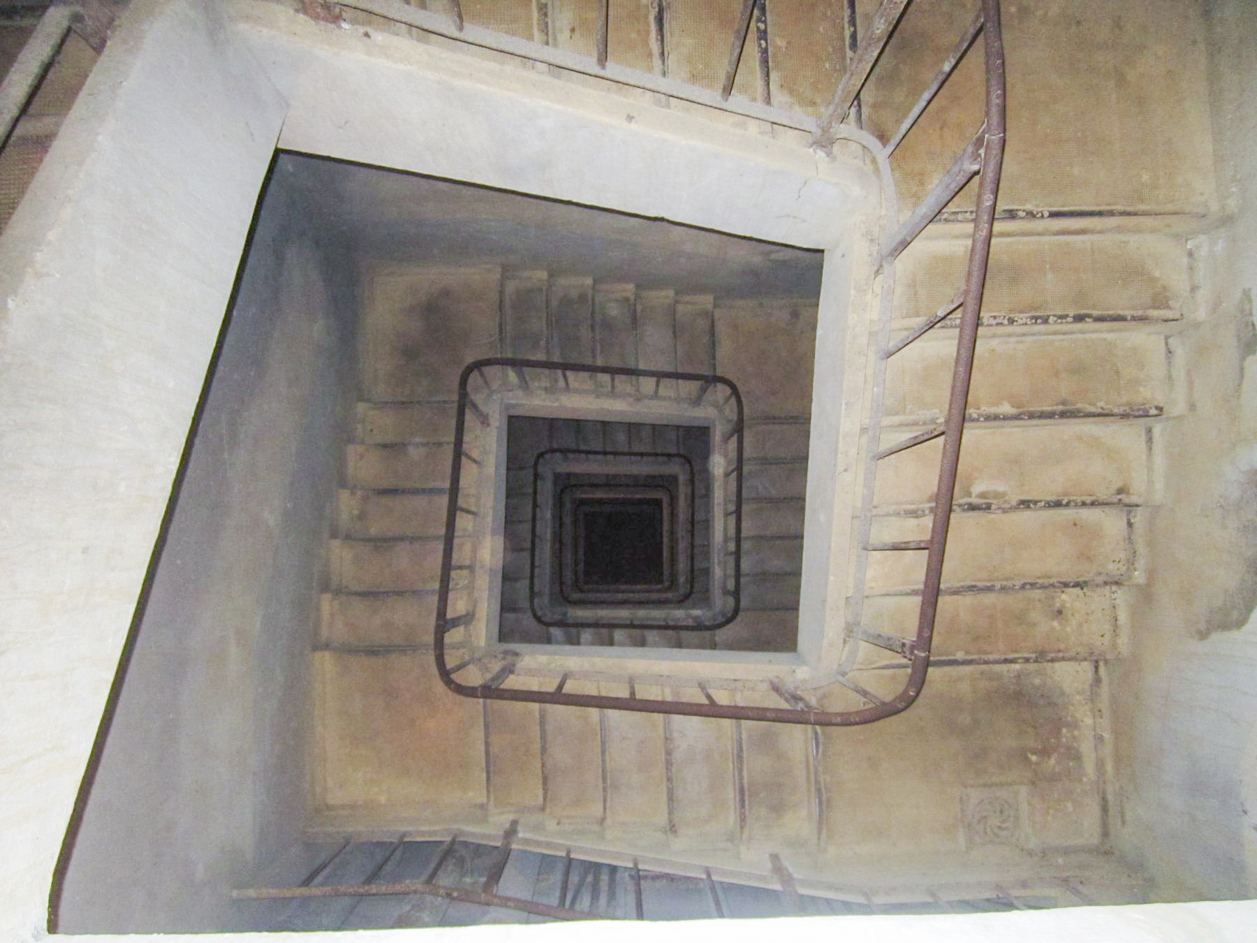 Ligne Maginot - LA FERTE - (Ouvrage d'infanterie) - Bloc 1
L'escalier vers la galerie - Gregory Fuchs