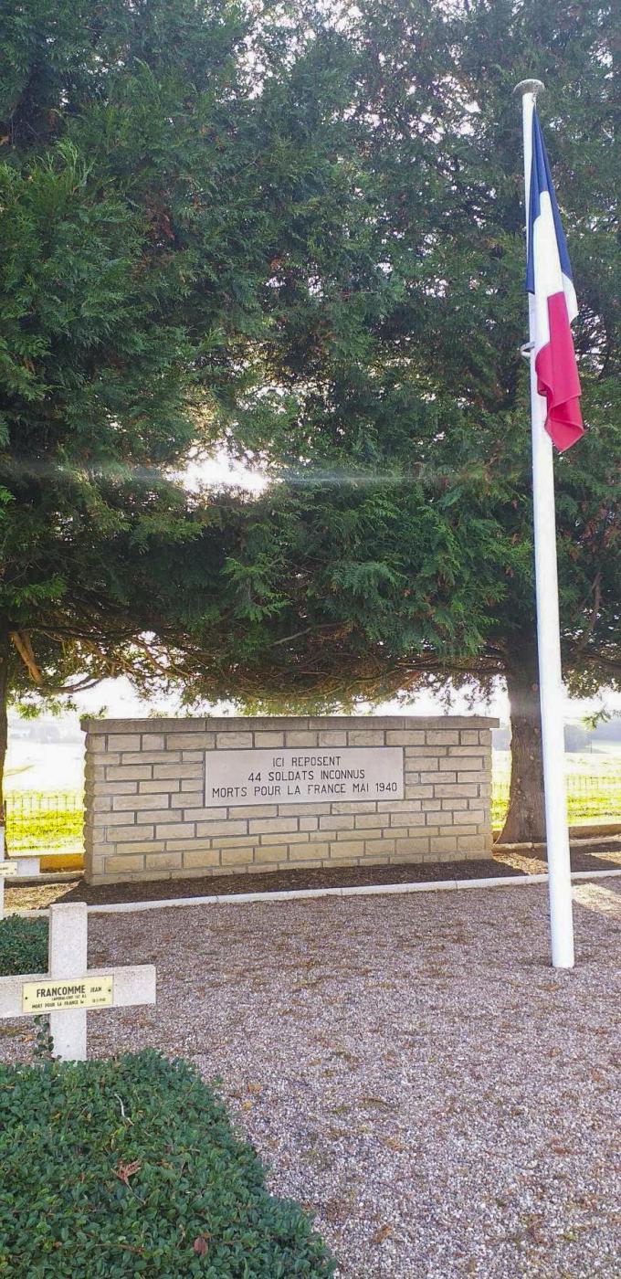 Ligne Maginot - LA FERTE - (Ouvrage d'infanterie) - Cimetière militaire
Fosse commune - Gregory Fuchs