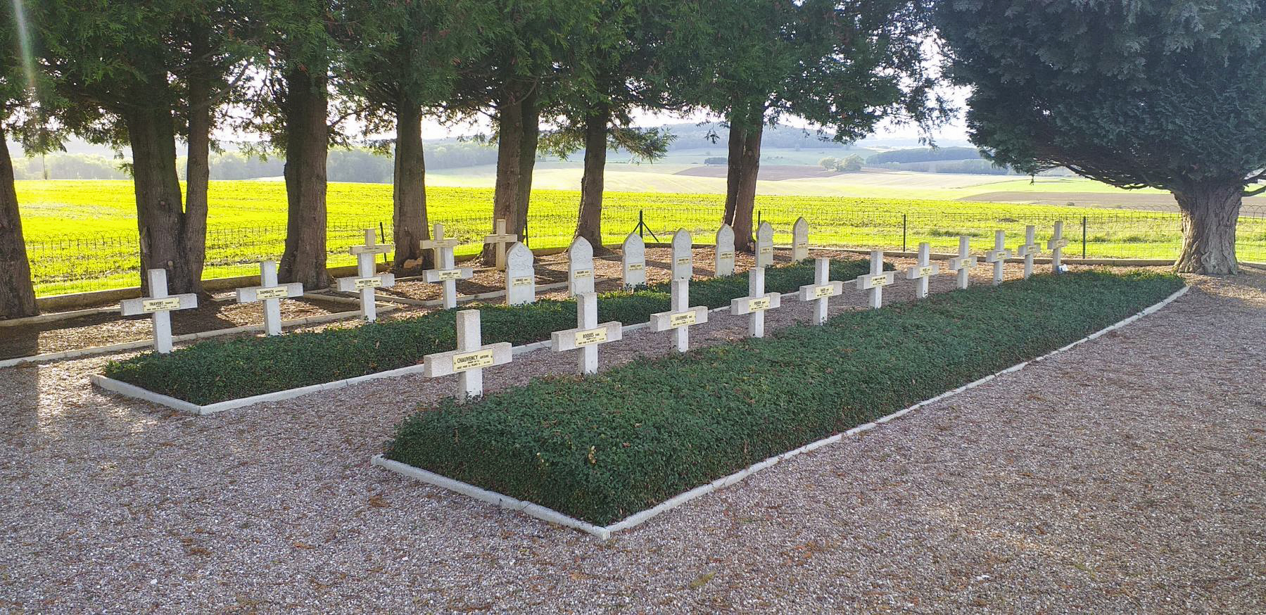 Ligne Maginot - LA FERTE - (Ouvrage d'infanterie) - Cimetière militaire
Carré droit - Gregory Fuchs