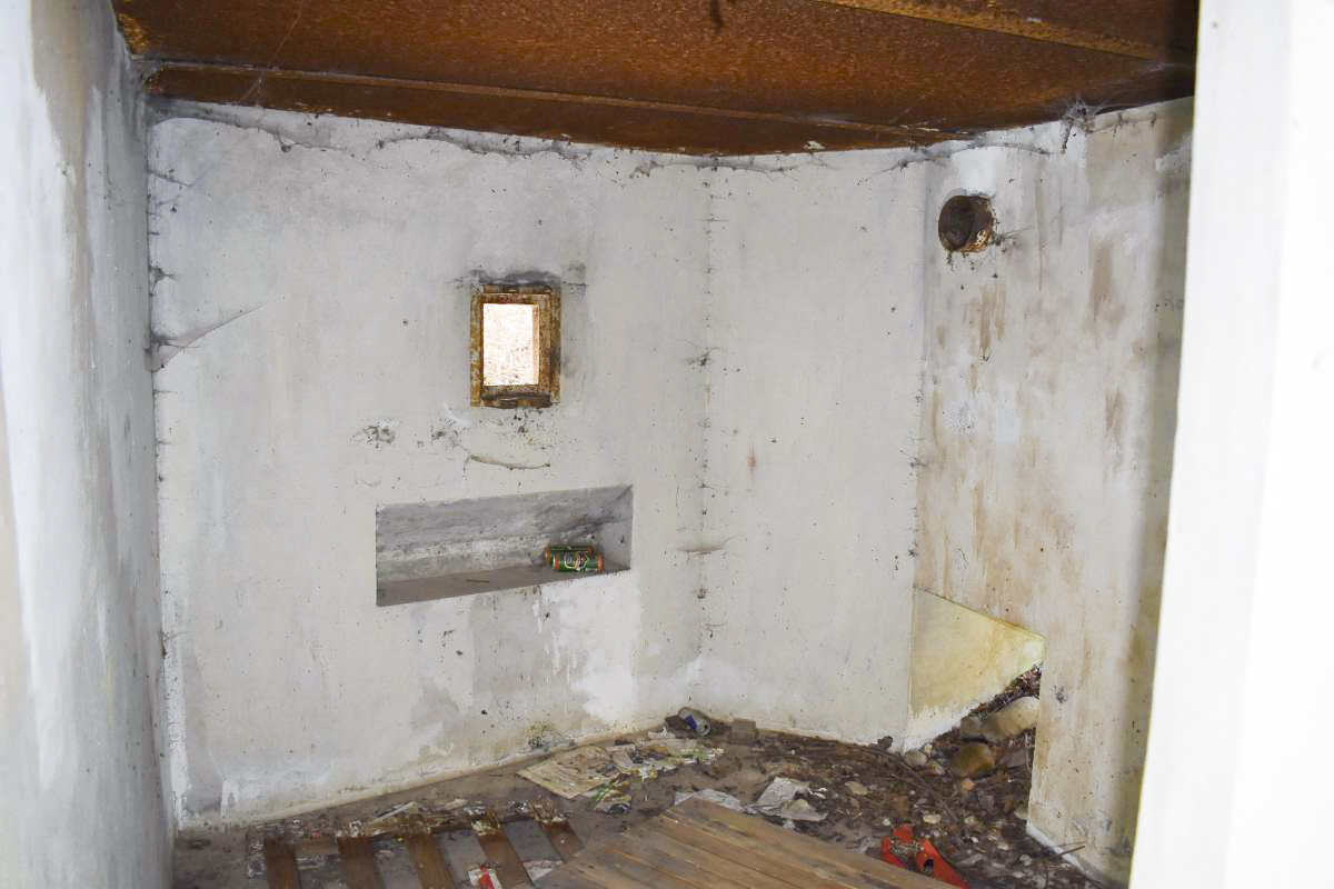 Ligne Maginot - LANGER ZUG - (Blockhaus pour arme infanterie) - CT sud avec créneau mitrailleuse, l'aération, et une issue de secours ? - Daniel Froehly