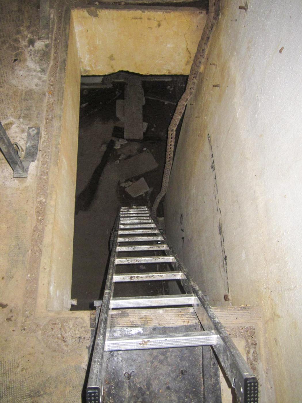 Ligne Maginot - LE CHESNOIS - CHENOIS - (Ouvrage d'artillerie) - Entrée mixte
Accès à la chambre de tir JM/47 depuis l'étage inférieur - Gregory Fuchs