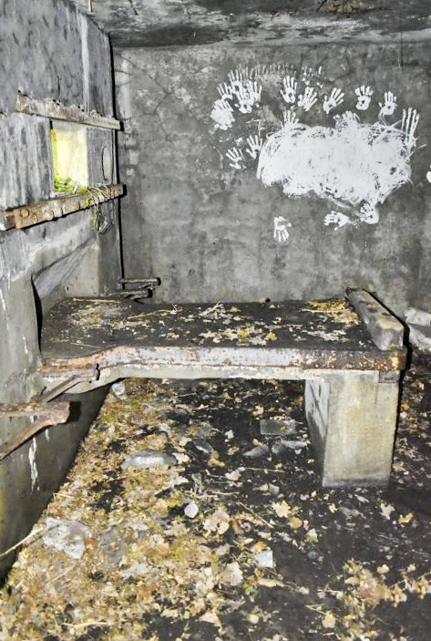 Ligne Maginot - VOIE-FERREE 5 - (Blockhaus pour arme infanterie) - Emplacement de la mitrailleuse - D. Froehly