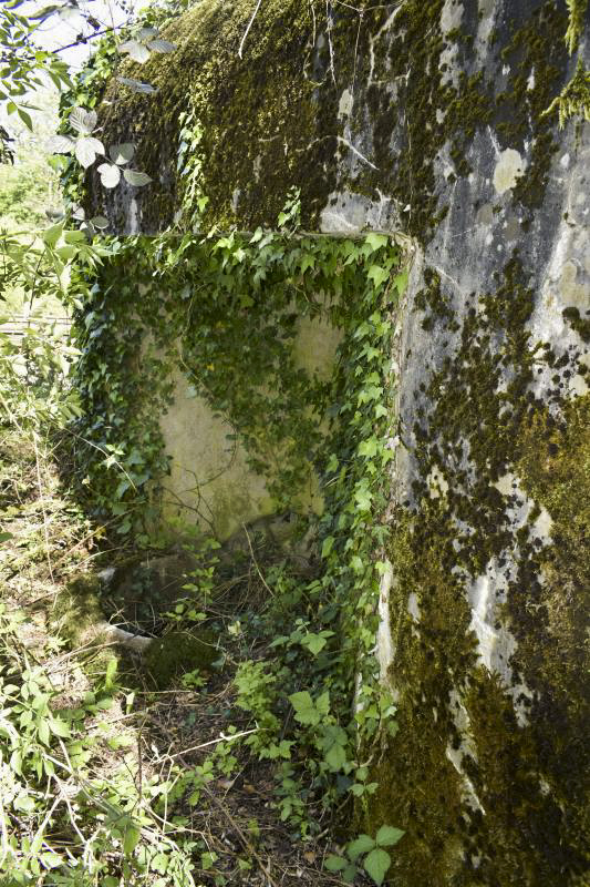Ligne Maginot - VOIE-FERREE 5 - (Blockhaus pour arme infanterie) - Masque du créneau de tir et fosse à douilles - D. Froehly