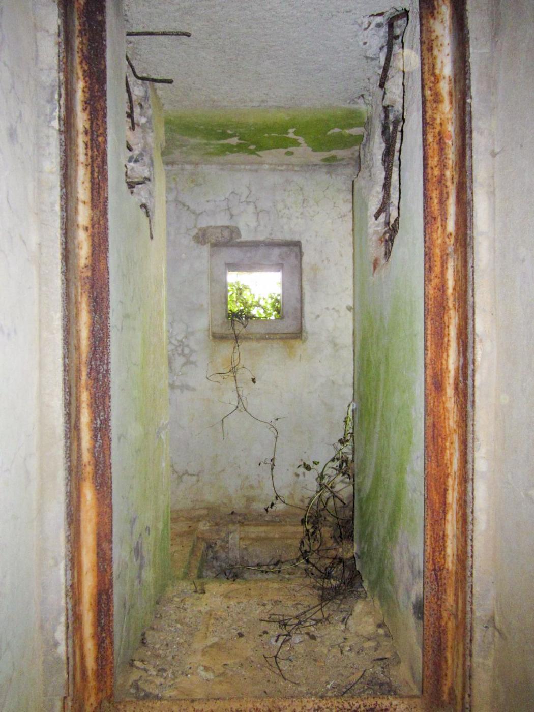 Ligne Maginot - MB351 - (Blockhaus lourd type STG / STG-FCR - Simple) - Entrée hommes et créneau FM - Gregory Fuchs