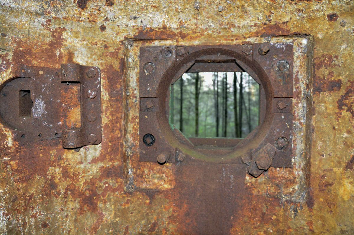 Ligne Maginot - WINECKERTHAL EST - (Casemate d'infanterie) - La cloche mitrailleuse et son créneau atypique - KEMMEL Dominique