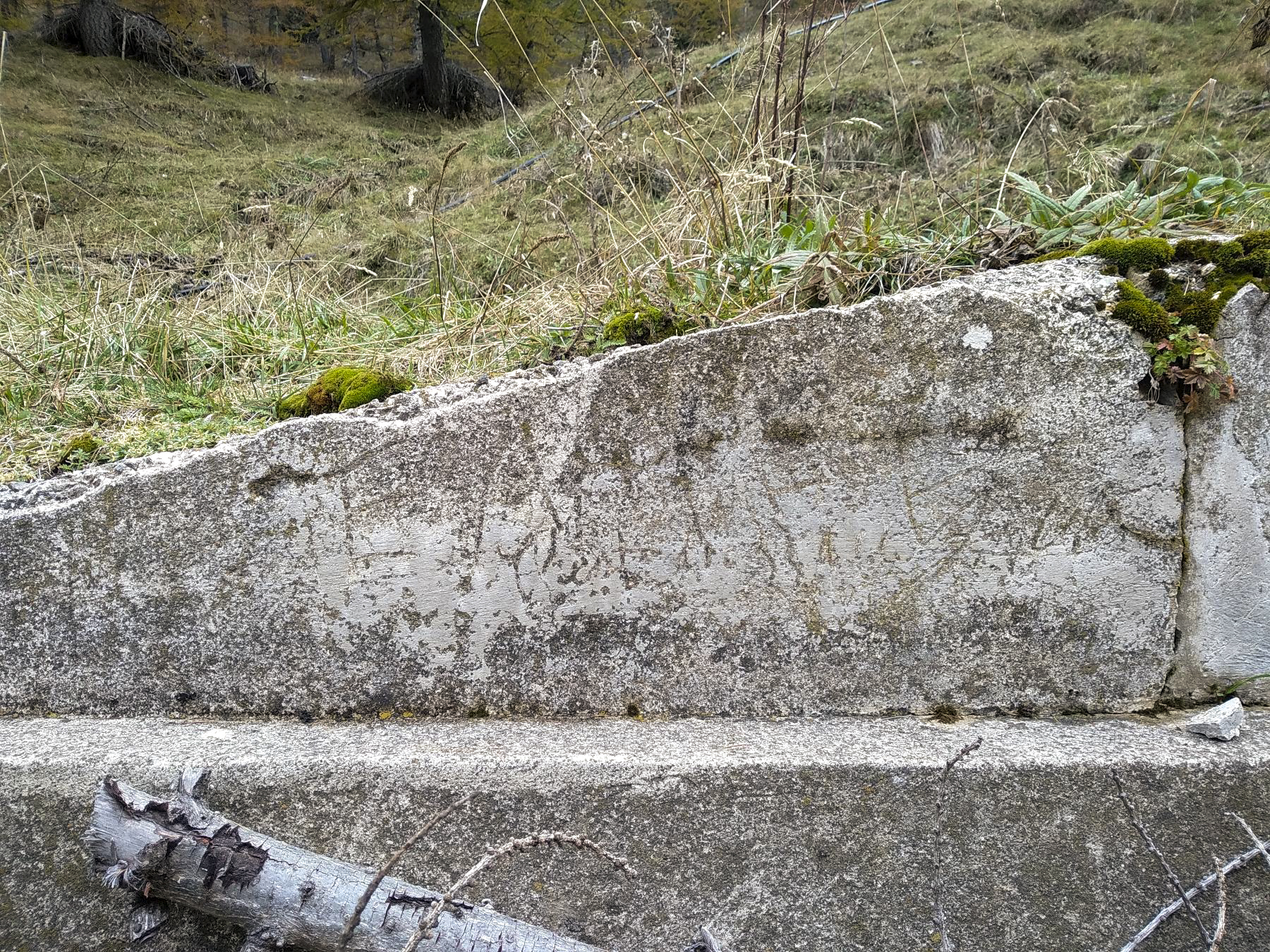 Ligne Maginot - CABANES VIEILLES (ABREUVOIR MILITAIRE) - (Divers) - Un autre des graffiti sur l'abreuvoir - FisH