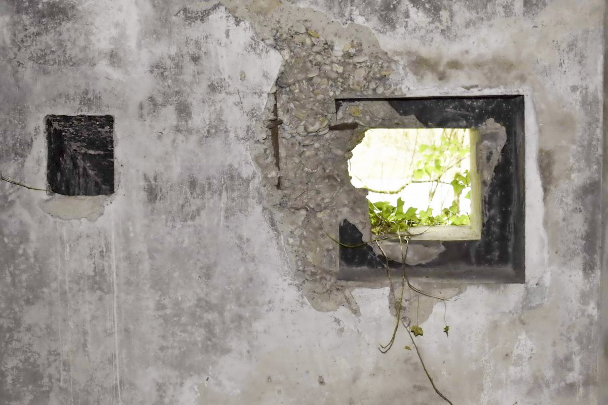 Ligne Maginot - PA DU CARREFOUR 243-1 - (Blockhaus pour canon) - Créneau FM et goulotte à grenades - D. Froehly