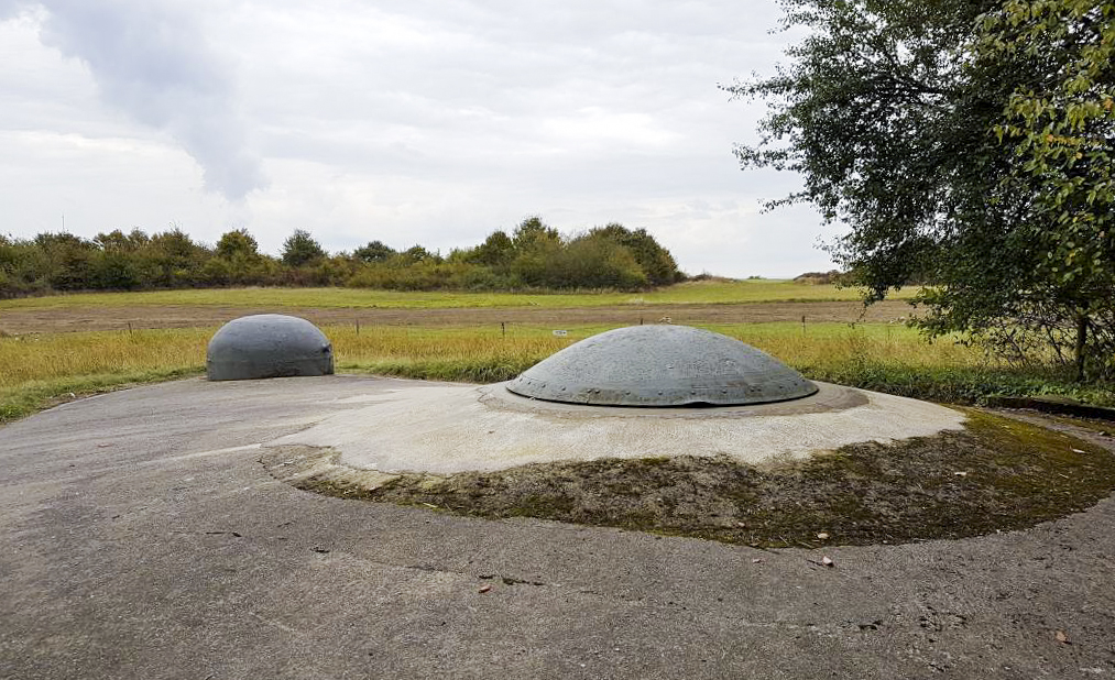 Ligne Maginot - BAMBESCH - A35 - (Ouvrage d'infanterie) - Bloc 1
Tourelle de mitrailleuses modifiée en AM et cloche GFM - Ellena-Cuny