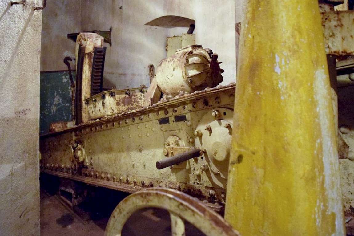Ligne Maginot - BAMBESCH - A35 - (Ouvrage d'infanterie) - Bloc 1
Balancier de la tourelle - NOEL Yves - AOM 22 Juin