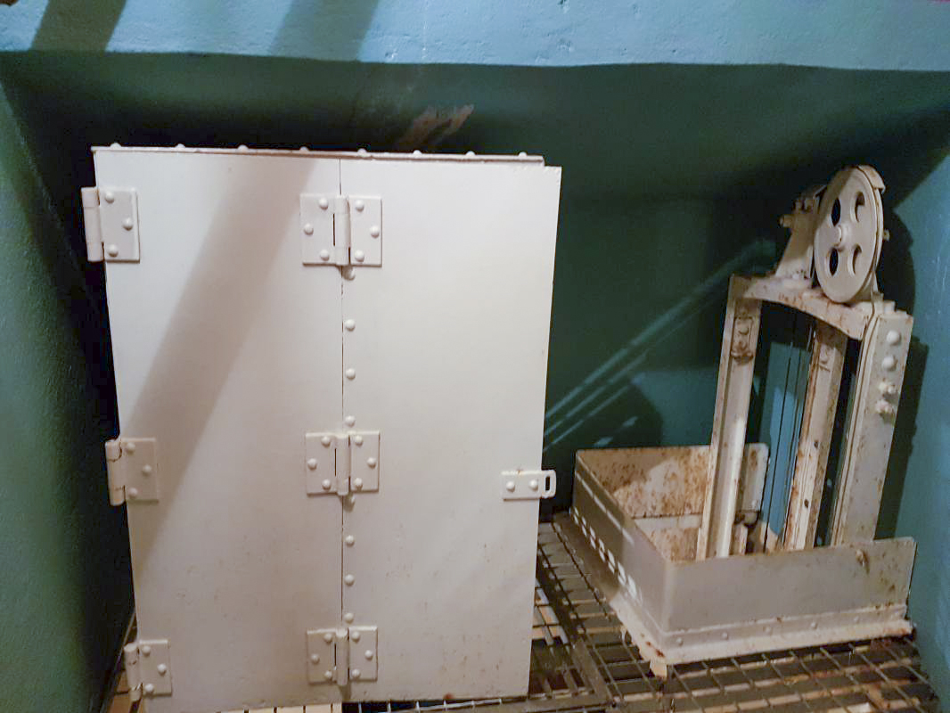 Ligne Maginot - BAMBESCH - A35 - (Ouvrage d'infanterie) - Bloc 1
Monte-charge à munitions à l'étage supérieur - ELLENA-CUNY