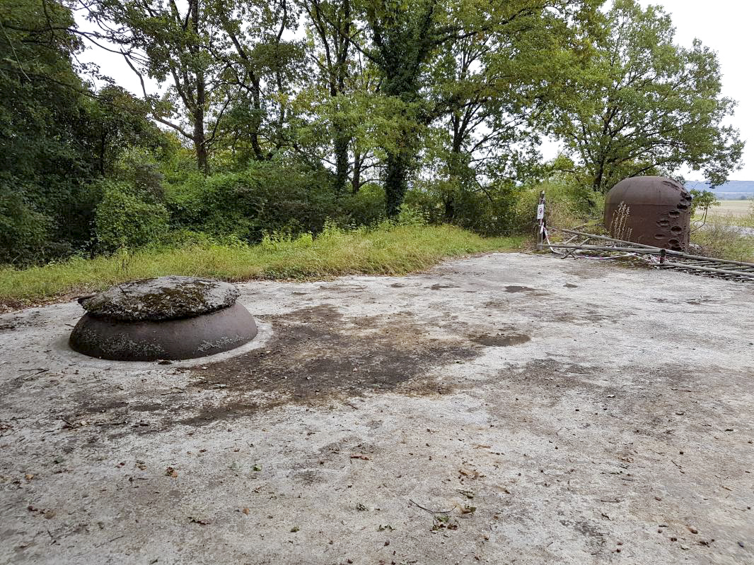 Ligne Maginot - BAMBESCH - A35 - (Ouvrage d'infanterie) - Bloc 2
La cloche lance grenades et la cloche GFM - Ellena-Cuny