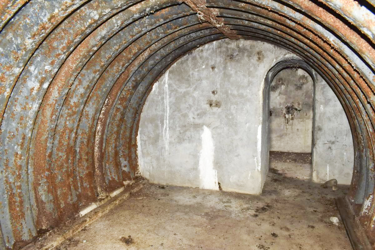 Ligne Maginot - PETIT-LANDAU OUEST (I/10° RIF) - (PC de Sous-Quartier) - Chambre sud, avec sur le mur gauche l'emplacement du téléphone - Daniel Froehly