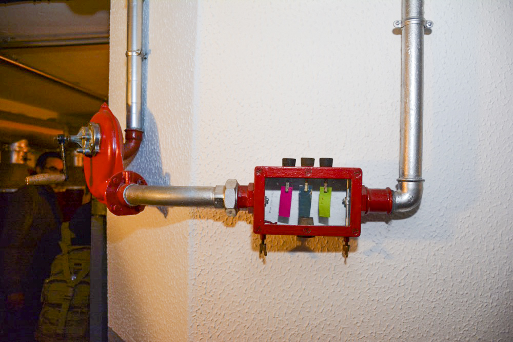 Ligne Maginot - ROHRBACH - FORT CASSO - (Ouvrage d'infanterie) - Bloc 3
Système de détection de gaz de combats.
Boite à papiers réactifs et ventilateur de brassage