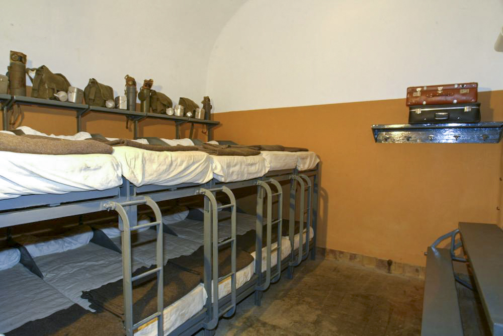 Ligne Maginot - ROHRBACH - FORT CASSO - (Ouvrage d'infanterie) - Chambrée équipée des chalits habituels - Jean Claude KANNY