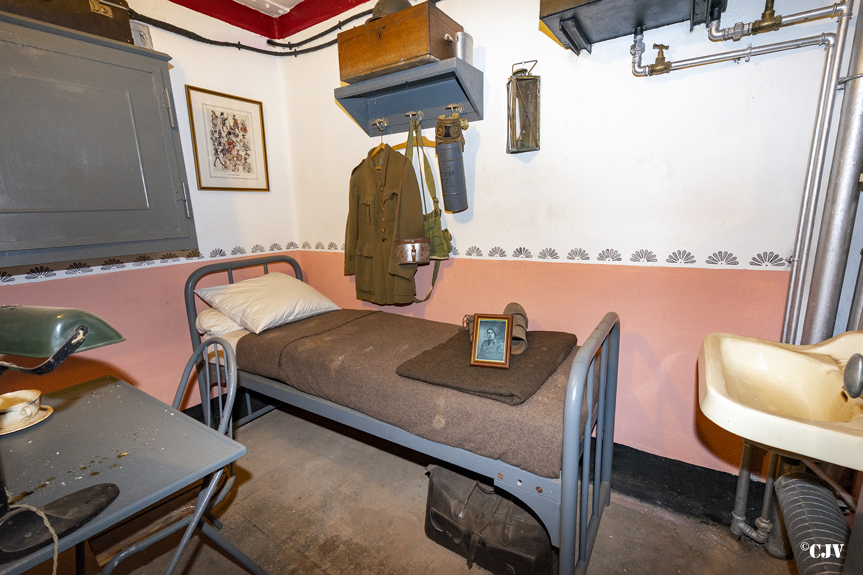 Ligne Maginot - ROHRBACH - FORT CASSO - (Ouvrage d'infanterie) - Bloc 1
Le chambre du chef de bloc - Lia VERMEULEN