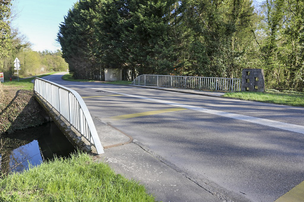 Ligne Maginot - MARCKOLSHEIM MUHLBACH - (Barrage de Route) - Le pont moderne et le reste du barrage - Alain Perouffe