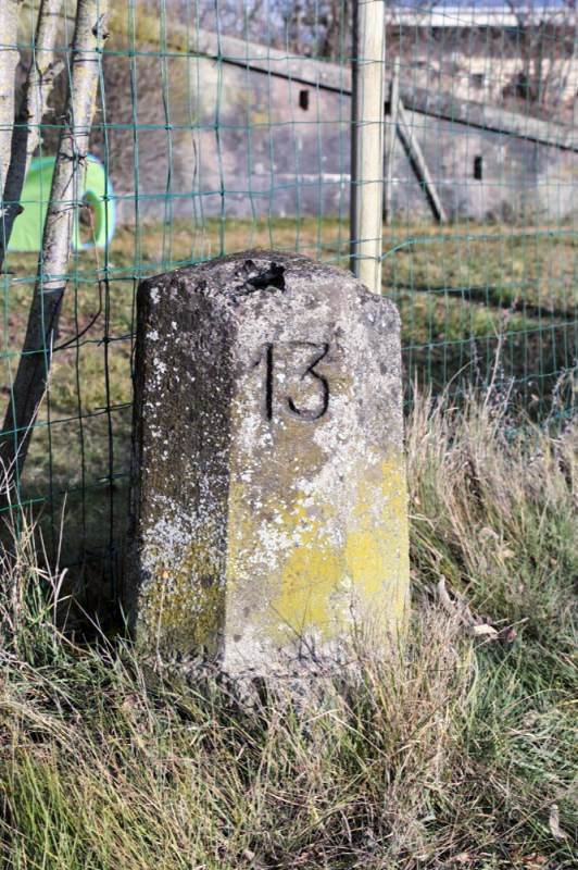Ligne Maginot - 49/3 - BALGAU SUD - (Casemate d'infanterie - double) - Borne de délimitation - Les Gardiens du Rhin