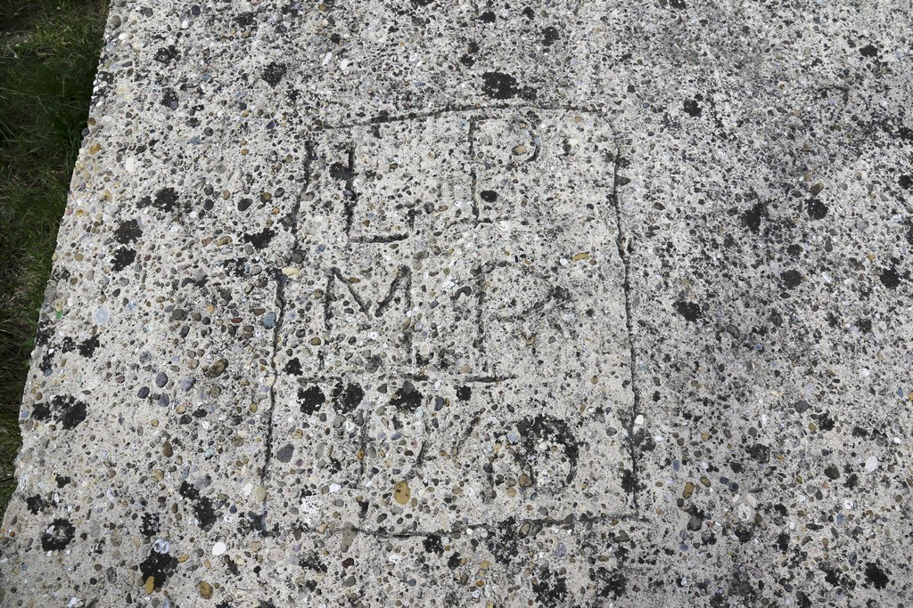 Ligne Maginot - ALTE STRASSE - (Observatoire d'infanterie) - Inscription sur la dalle - Alain Perouffe