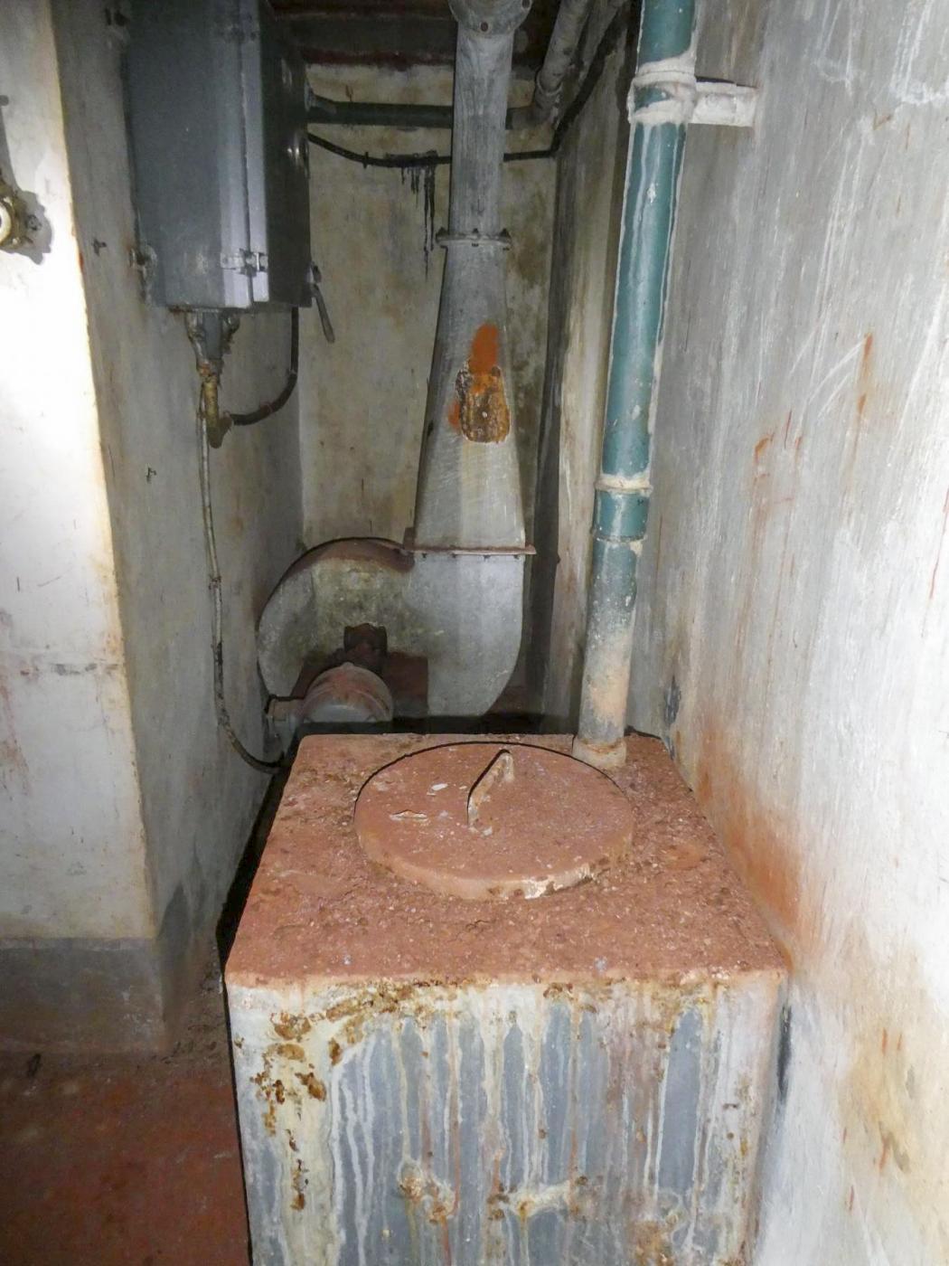 Ligne Maginot - LAVOIR - (Ouvrage d'artillerie) - Bloc 3
Réservoir de recueillement des eaux ? - ELLENA - CUNY