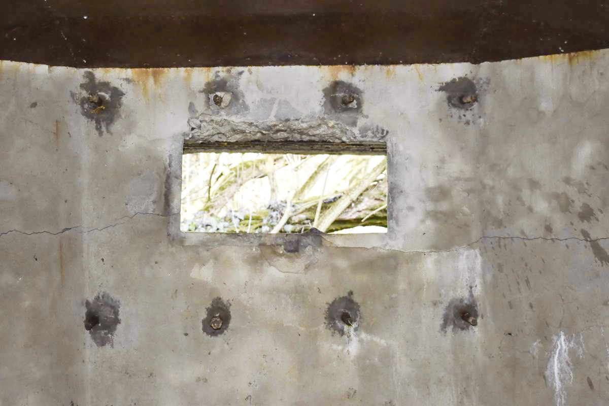 Ligne Maginot - ECLUSE 53 SUD - (Blockhaus pour canon) - créneau de tir - vue intérieure - D. Froehly