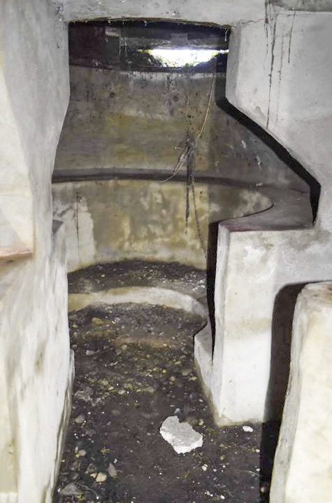 Ligne Maginot - ECLUSE 53 NORD - (Blockhaus pour arme infanterie) - Chambre de tir nord et petit couloir donnant accès à l'observatoire - D. Froehly