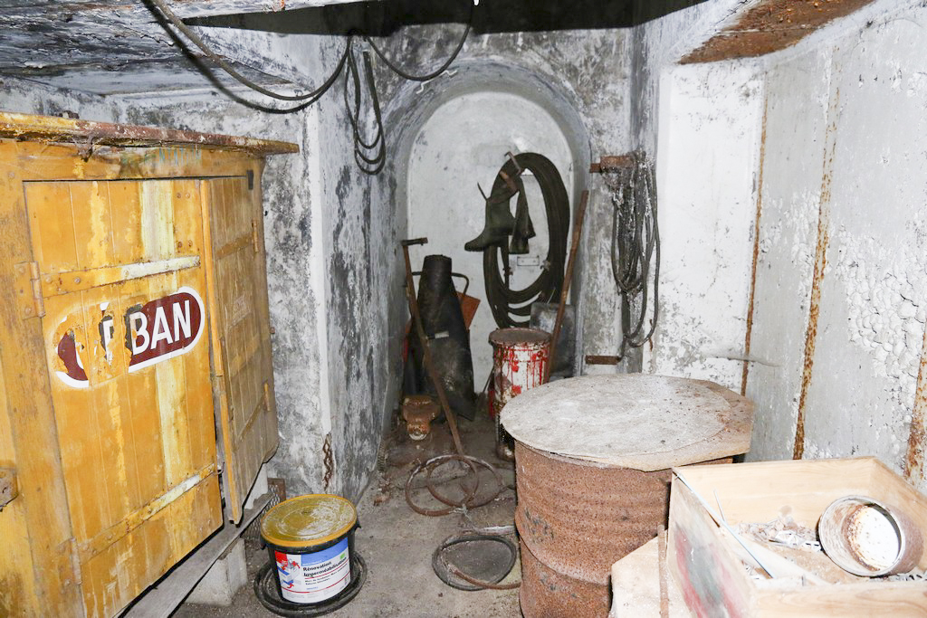 Ligne Maginot - ECLUSE 52 SUD - (Blockhaus pour canon) - Niche - Alain Perouffe