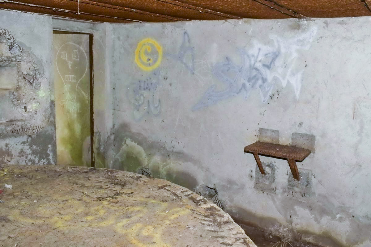 Ligne Maginot - ECLUSE 52 NORD - (Blockhaus pour canon) - Intérieur de la chambre de tir, vue sur la sortie - FROEHLY Daniel
