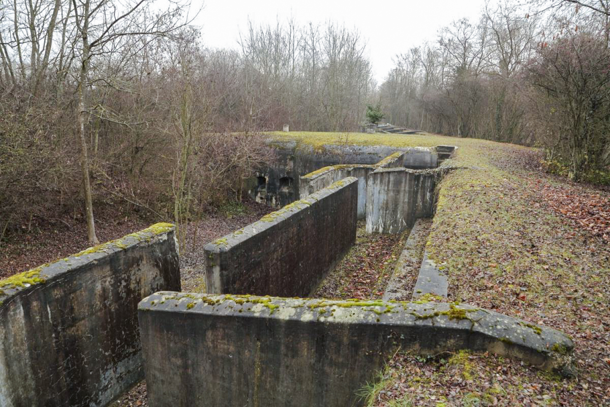 Ligne Maginot - HEITEREN (PC II/28° RIF) - (PC de Quartier) - Le parapet d'infanterie - Les Gardiens du Rhin