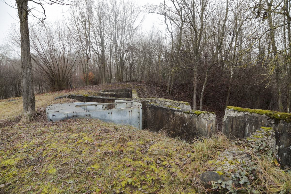 Ligne Maginot - HEITEREN (PC II/28° RIF) - (PC de Quartier) - Le parapet d'infanterie - Les Gardiens du Rhin