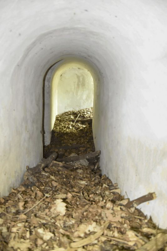 Ligne Maginot - OBERWALD EST NORD - (Blockhaus pour arme infanterie) - Couloir entre les deux entrées et à gauche l'accès à la coupole - Daniel Froehly