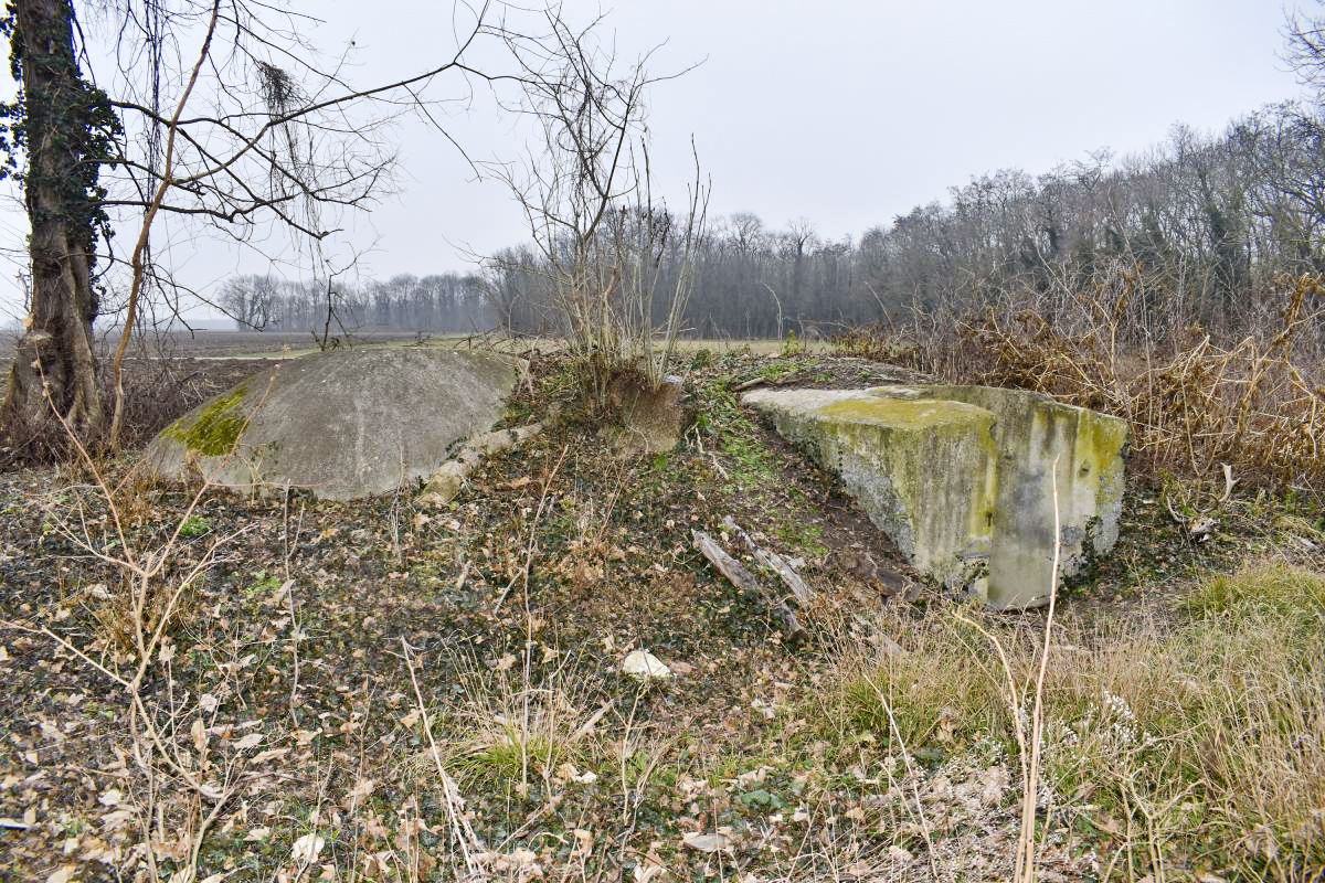 Ligne Maginot - STOCKACKER 1 - (Blockhaus pour arme infanterie) - Vue d'ensemble; coupole et entrée - Daniel Froehly