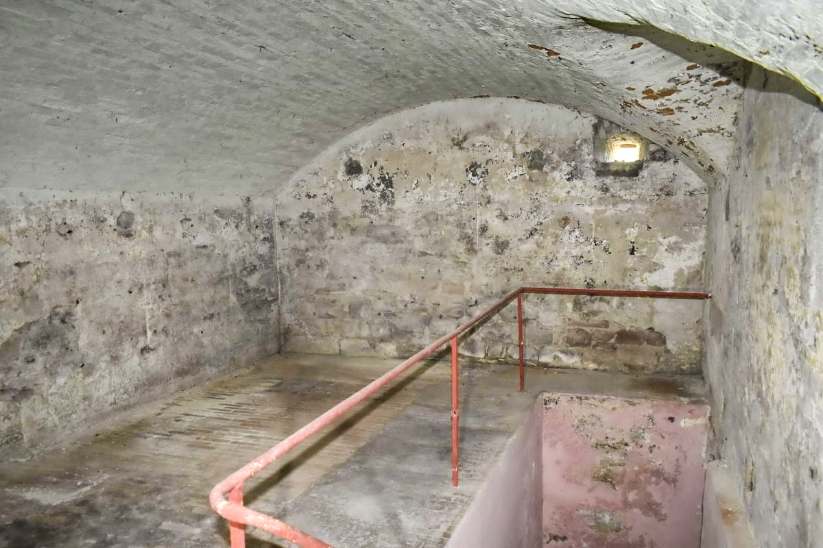 Ligne Maginot - TOUR BASTIONNEE 4 (CEFV N°1/I/28° RIF) - (PC) - Salle supérieure droite - D.Froehly