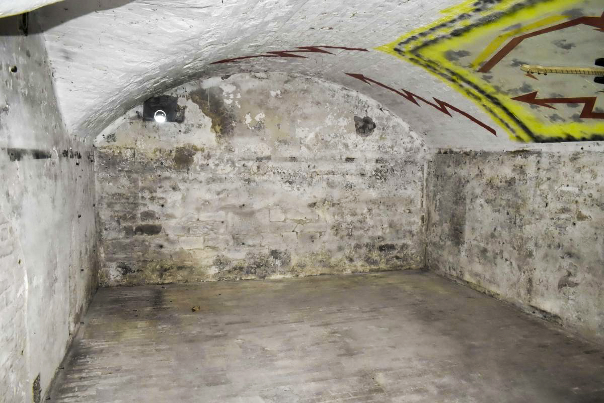 Ligne Maginot - TOUR BASTIONNEE 4 (CEFV N°1/I/28° RIF) - (PC) - Salle supérieure gauche - D.Froehly