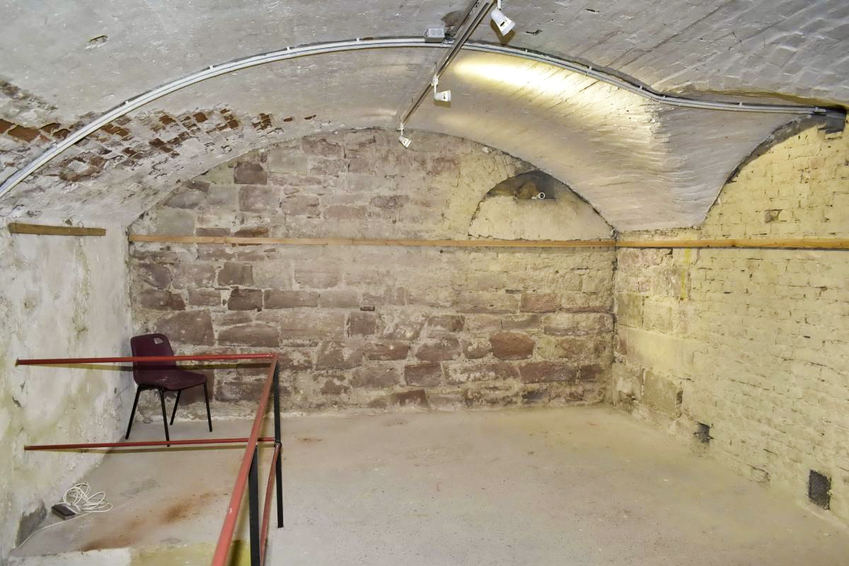 Ligne Maginot - TOUR BASTIONNEE 3 (CM N°1/I/28° RIF) - (PC de Sous-Quartier) - Une des deux salles du haut - D.Froehly