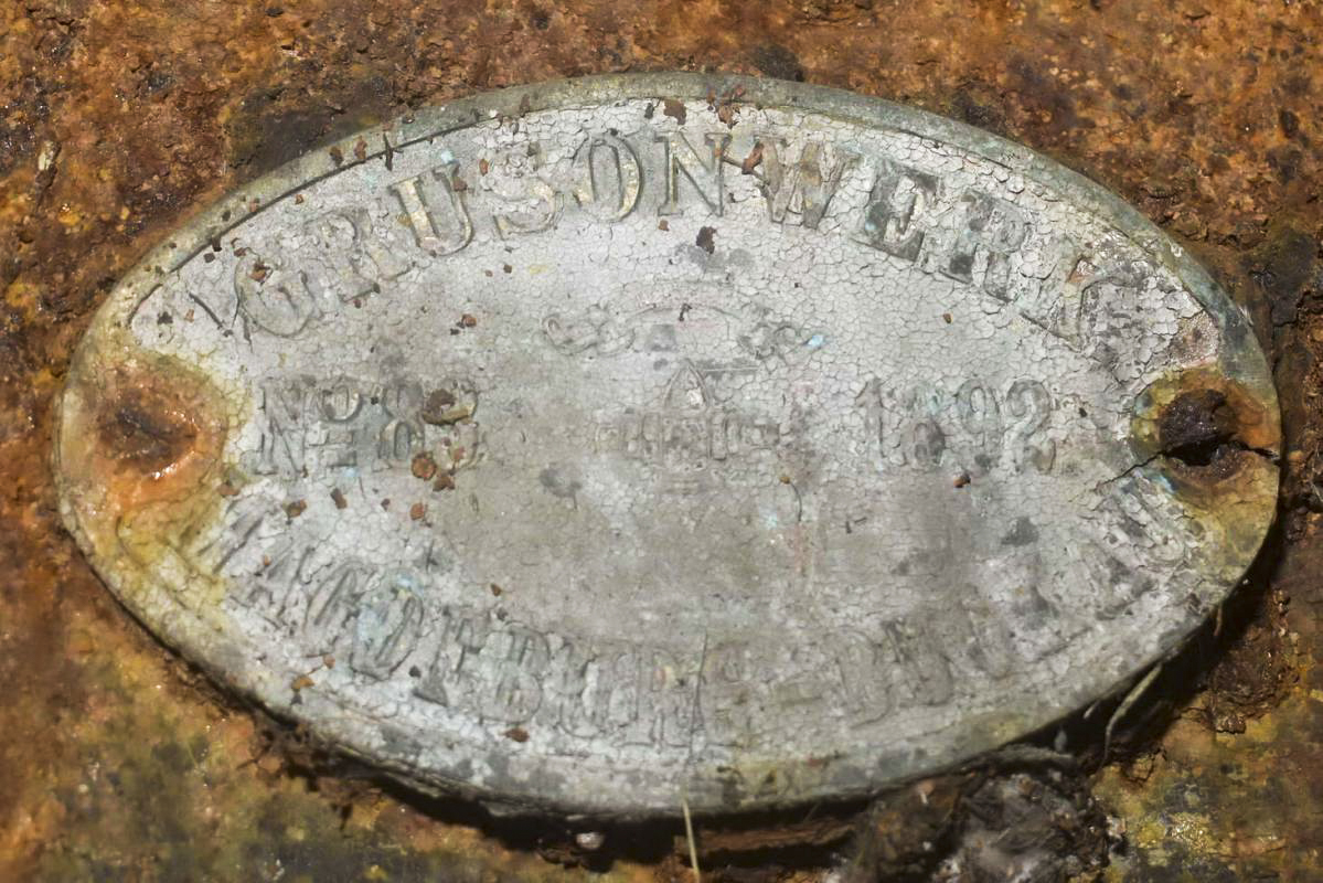 Ligne Maginot - TOUR BASTIONNEE 3 (CM N°1/I/28° RIF) - (PC de Sous-Quartier) - Plaque de constructeur de la coupole. - D.Froehly