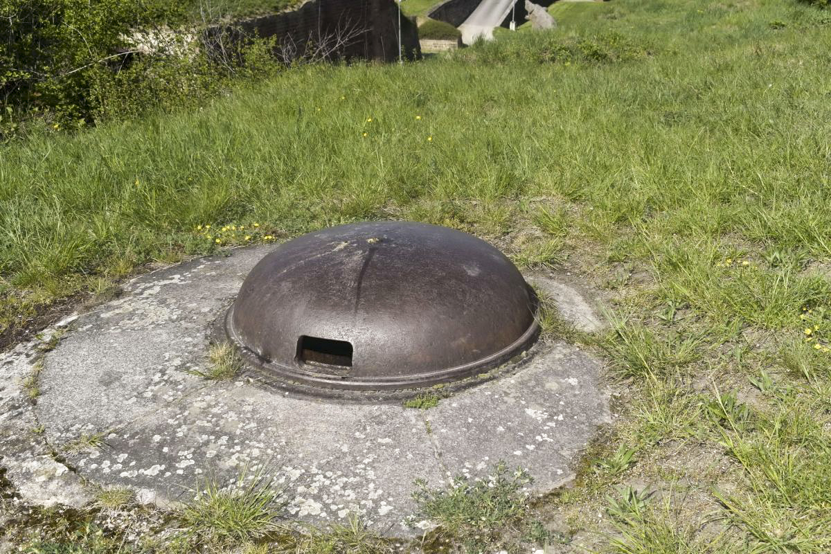 Ligne Maginot - TOUR BASTIONNEE 3 (CM N°1/I/28° RIF) - (PC de Sous-Quartier) - Vue extérieur de la coupole - D.Froehly