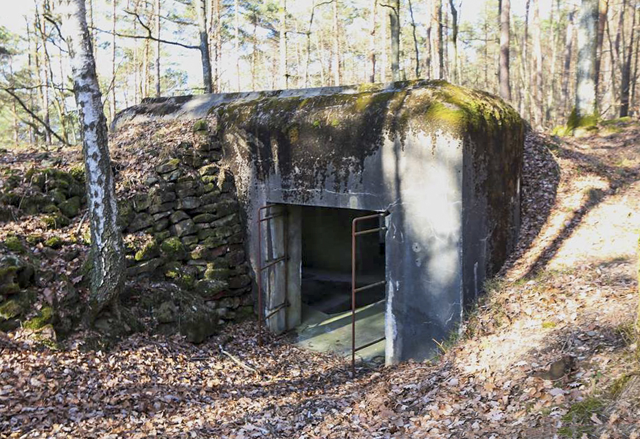 Ligne Maginot - WINDSTEIN - (Casemate d'artillerie) - L'entrée arrière - GRAMI
