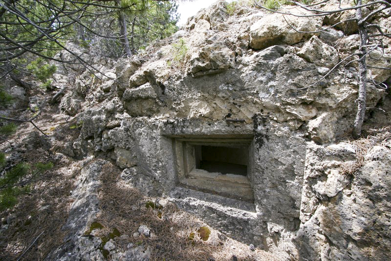Ligne Maginot - CLOT DU POIN 1 - (Blockhaus pour arme infanterie) - Créneau supérieur - Alain Perouffe