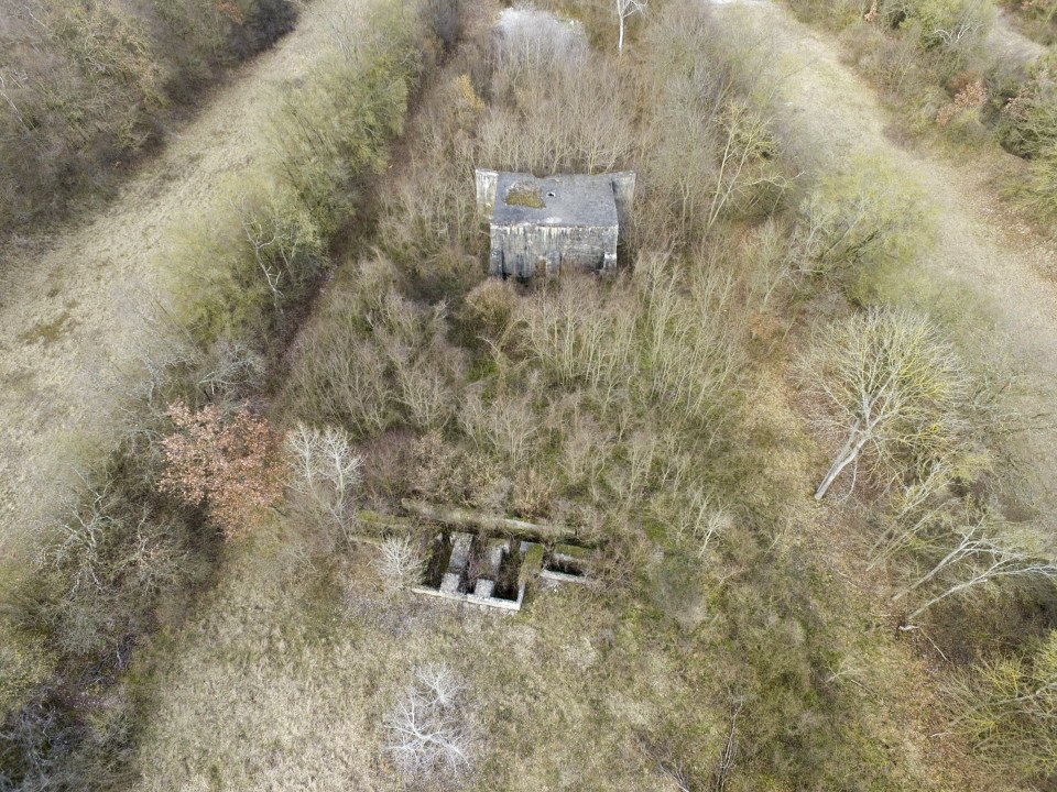 Ligne Maginot - WOLFGANTZEN - (Stand de tir) - Vue aérienne
Le réceptacle, photo prochainement refaite - Hubert DURLEWANGER