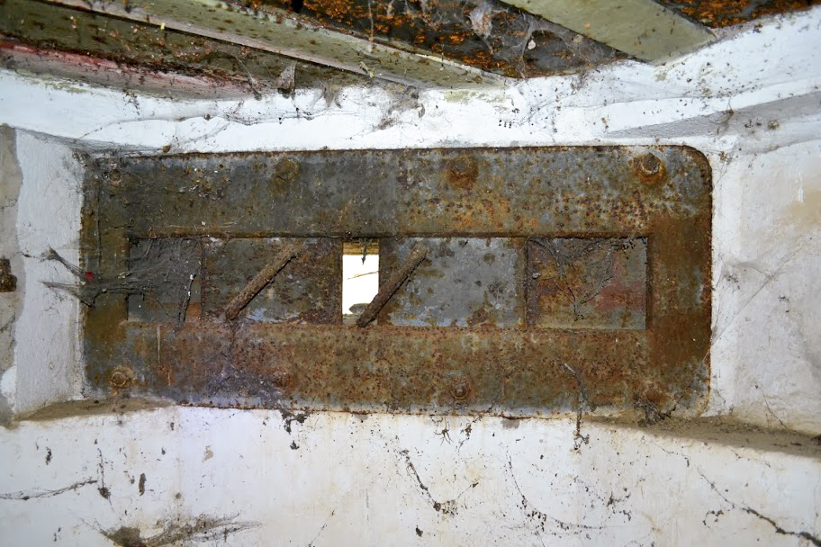 Ligne Maginot - A33 - (Observatoire d'artillerie) - Créneau sud-ouest - PAVEL Jan