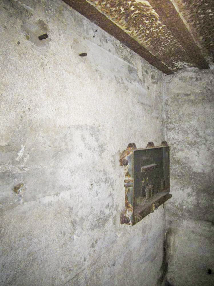 Ligne Maginot - 1 - UNTERJAEGERHOF - (PC de Sous-Quartier) - Local central TM 32 - Les Gardiens du Rhin