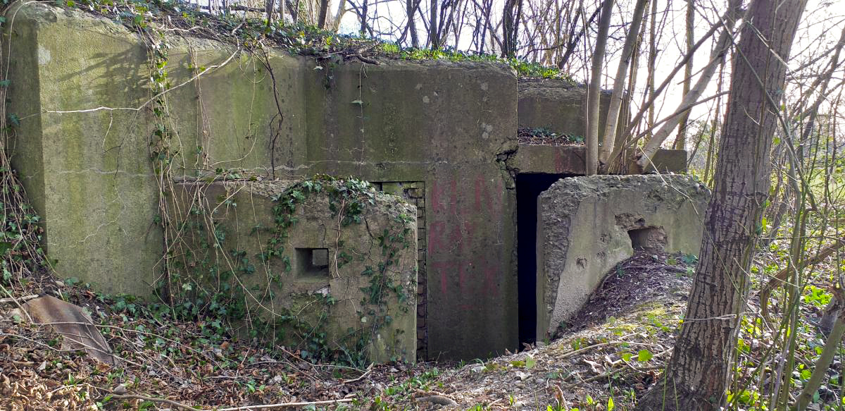 Ligne Maginot - 51 - BUSSIERES - (PC de Sous-Quartier) - Entrée sud - Les Gardiens du Rhin