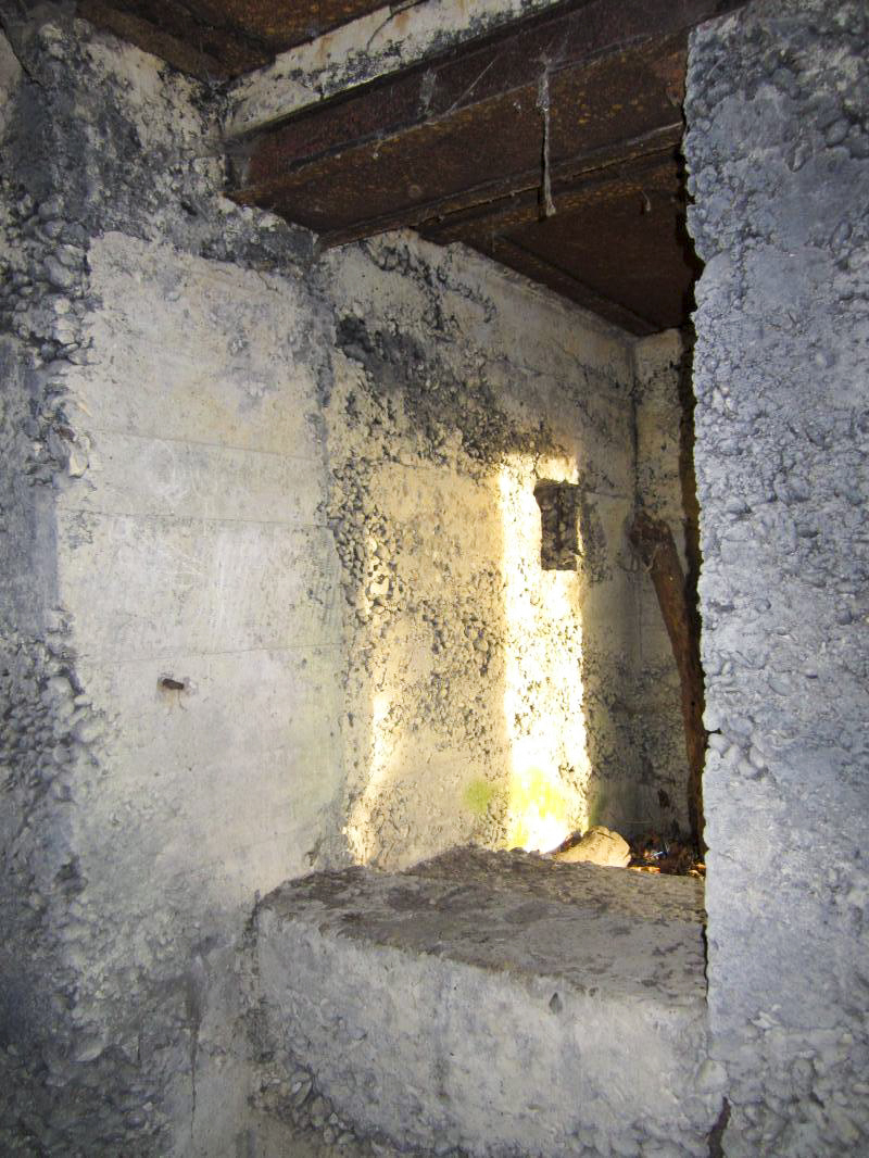 Ligne Maginot - 52 - BUSSIERES EST - (Blockhaus pour arme infanterie) - Entrée donnant dans la caponnière - Les Gardiens du Rhin