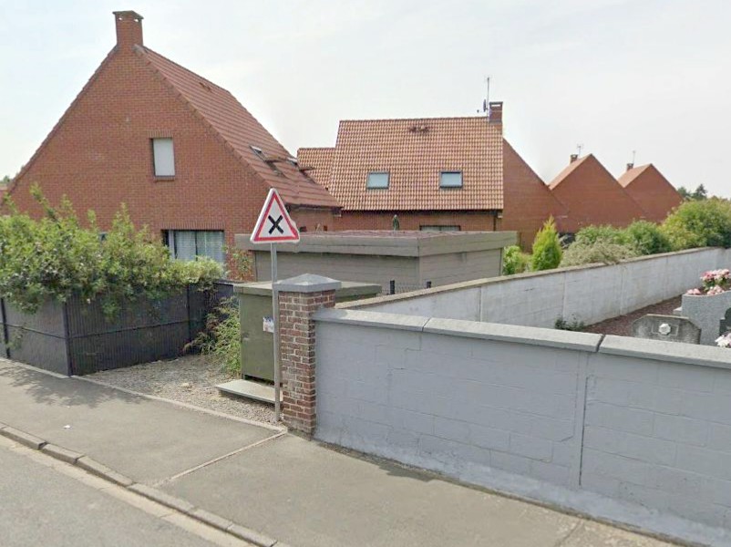 Ligne Maginot - BEF 433 - CIMETIÈRE DE BACHY - (Blockhaus pour arme infanterie) - En 2019 - Google Streetview