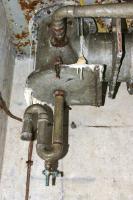 Ligne Maginot - SOETRICH - A11 - (Ouvrage d'artillerie) - Bloc 4
Etage supérieur du bloc
L'un des rejets d'air du bloc. Ce système correspond à un champignon blindé émergeant de la dalle à l'extérieur