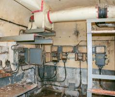 Ligne Maginot - SOETRICH - A11 - (Ouvrage d'artillerie) - Bloc 4
Pied du bloc, local technique ventilation et tableau électrique du bloc